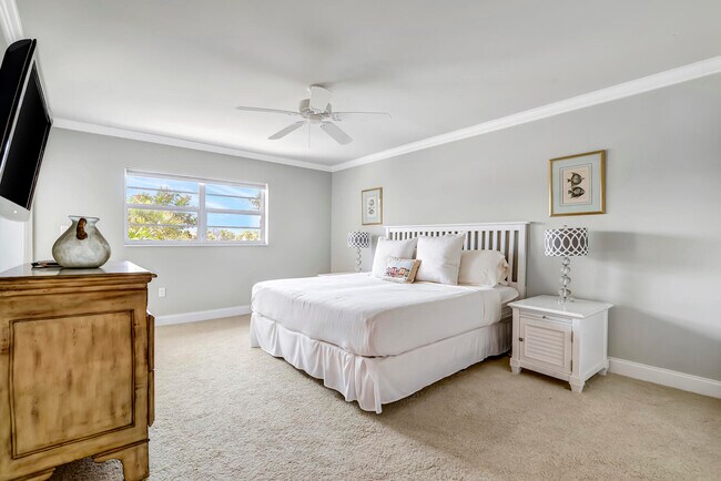 Foto del edificio - 1222  Hillsboro Mile  11 Hillsboro Beach F...