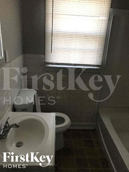 Building Photo - 6217 E 95th Terrace