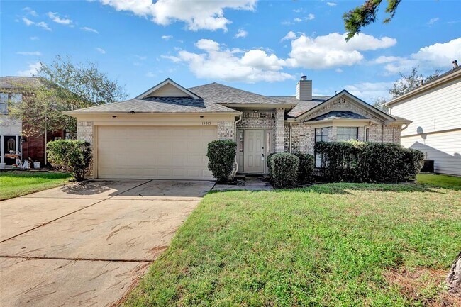 Building Photo - 15315 Hillside Park Way