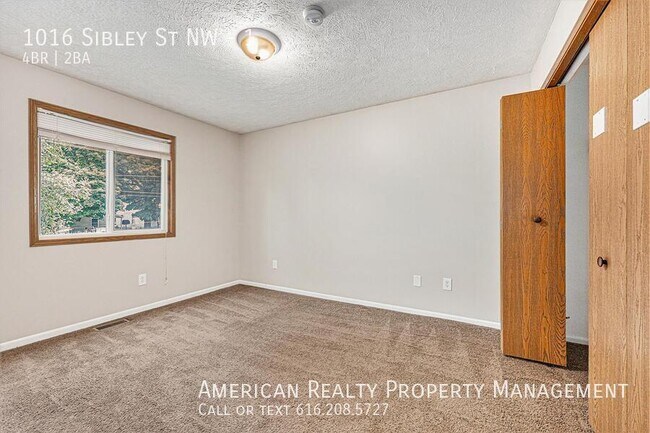 Foto del edificio - 1016 Sibley St NW