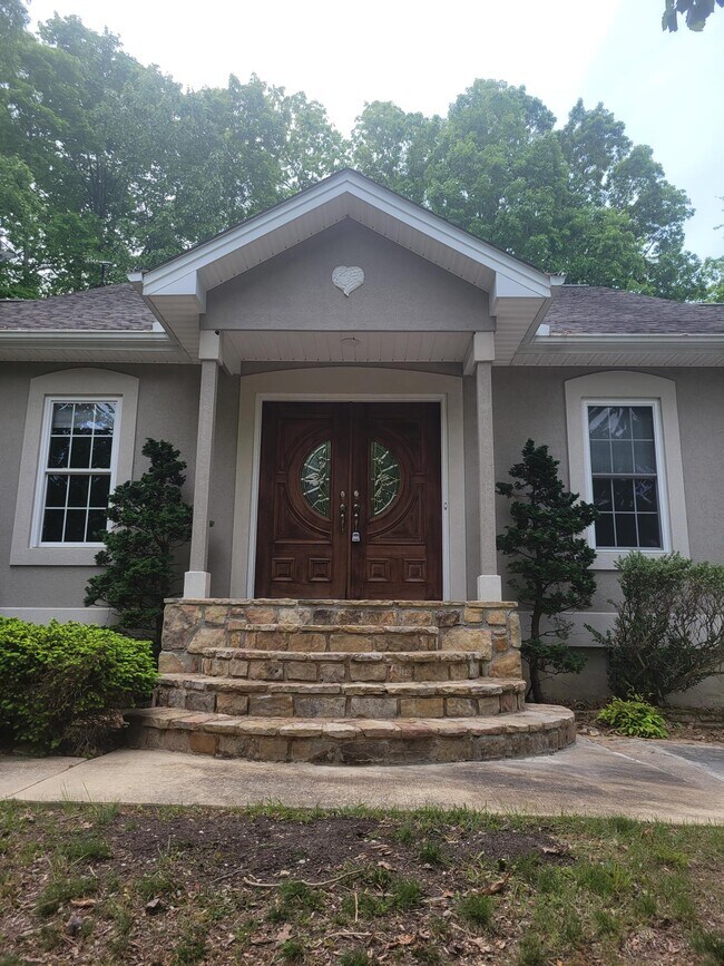 Building Photo - 11 Milnor Cir
