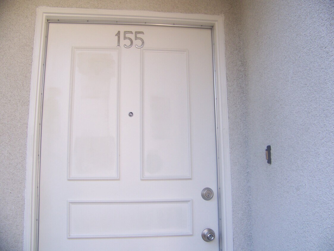 Primary Photo - 433 E Tamarack Ave