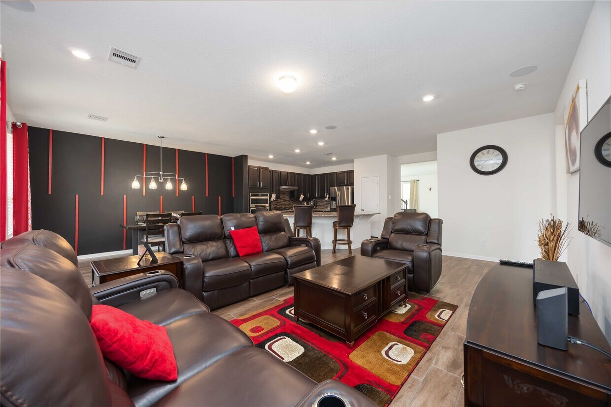 Foto principal - 8006 Ash Ridge Dr