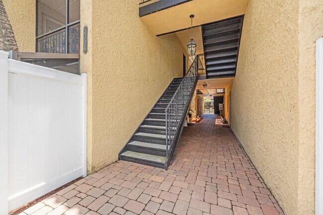 Foto del edificio - 5306 Santa Rosa Ct