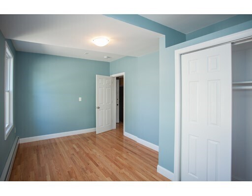 Foto del edificio - 183 Rindge Ave