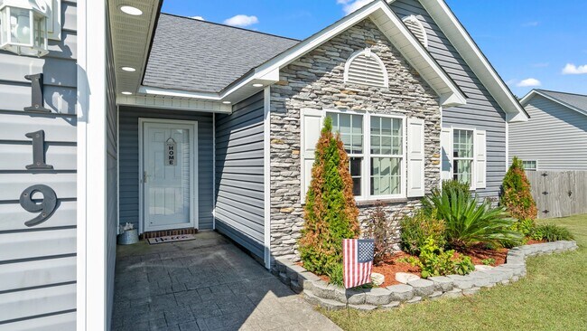 Foto del edificio - 119 Silver Queen Ln