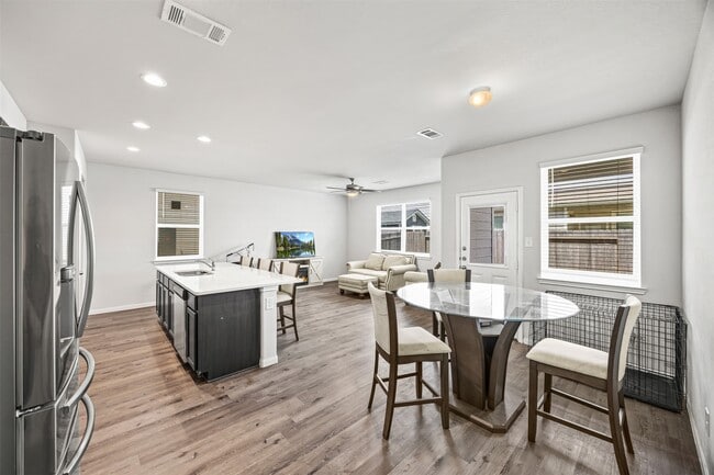 Building Photo - 3919 Faletti Dr