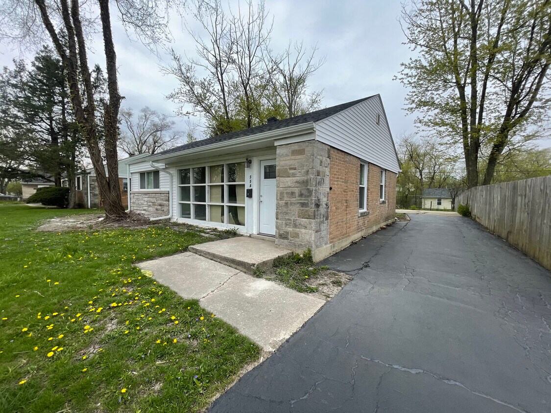 Primary Photo - 334 Nokomis St