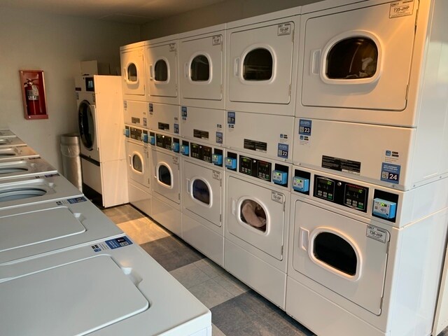 Foto del edificio - 4343 N Clarendon Ave