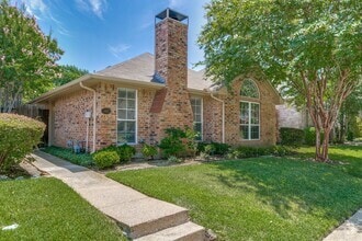 Building Photo - 405 Leisure Ln