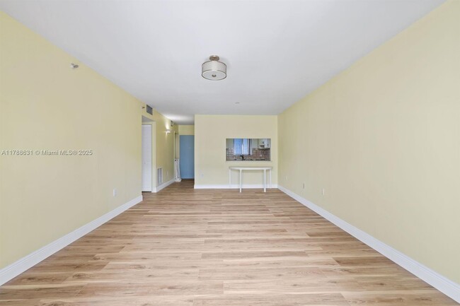 Foto del edificio - 1700 NW N River Dr