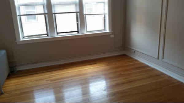 Building Photo - 1 bedroom in CHICAGO IL 60626