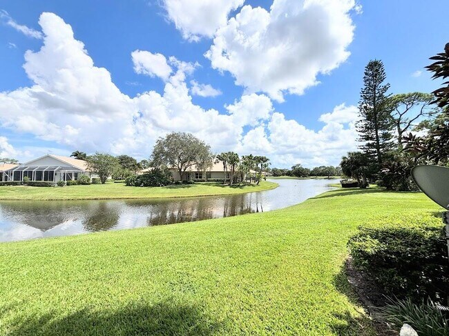 Foto del edificio - 7362 Pine Creek Way