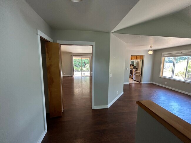 Building Photo - 2842 Shirley St
