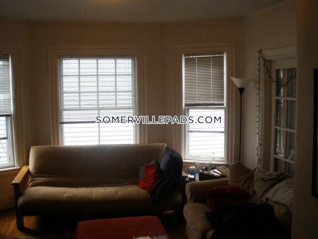 Primary Photo - 65 Willow Ave