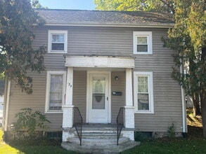 Building Photo - 134 E Vienna St