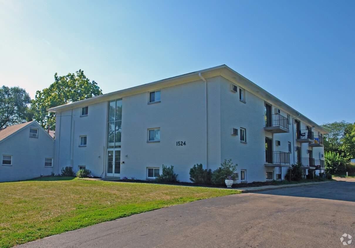 1524 Brownleigh Rd, Kettering, OH 45429 Apartments in Kettering, OH