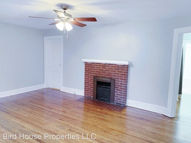 Building Photo - 3 br, 2 bath House - 805 E 1st St.