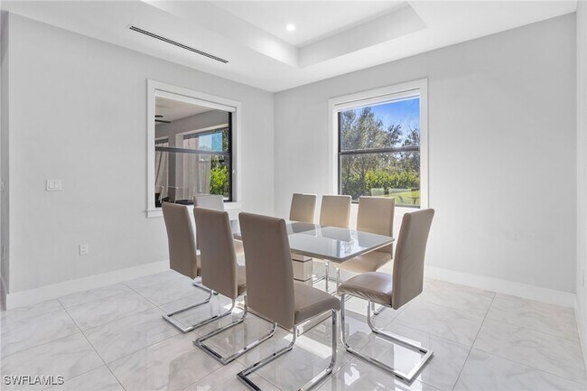 Foto del edificio - 2406 37th Ave NE