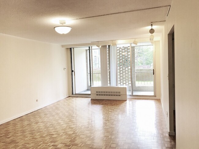 Foto del edificio - 33 Pond Ave