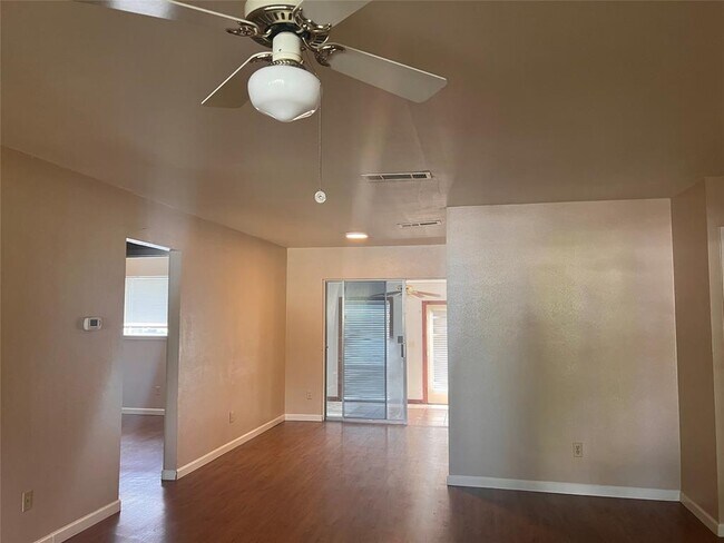 Foto del edificio - 12307 Old Stage Cove