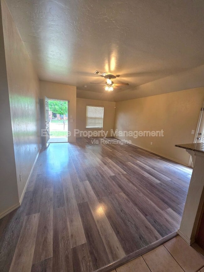 Foto del edificio - 922 West Prairie Wind Way