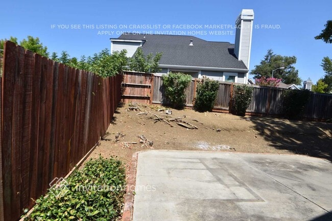 Foto del edificio - 2592 Clipper Ln