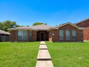 Building Photo - 185 Rolling Ct