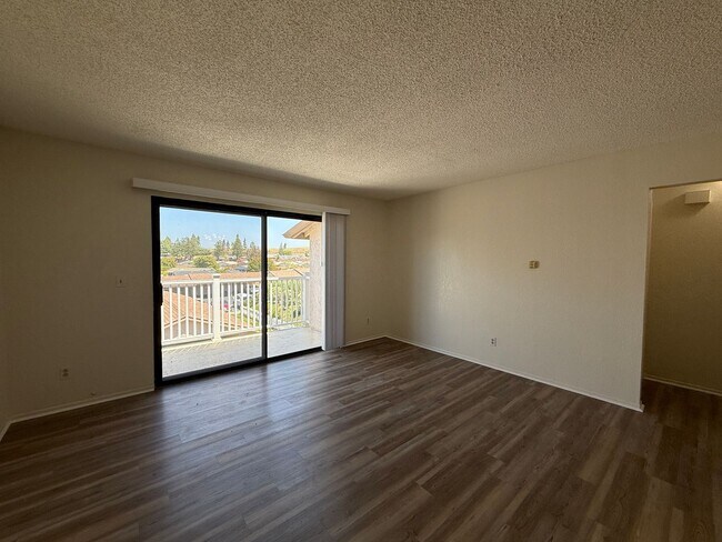 Foto del edificio - Quail Meadows Upstairs Condo with Easy Access to 101 Frwy/VSFB