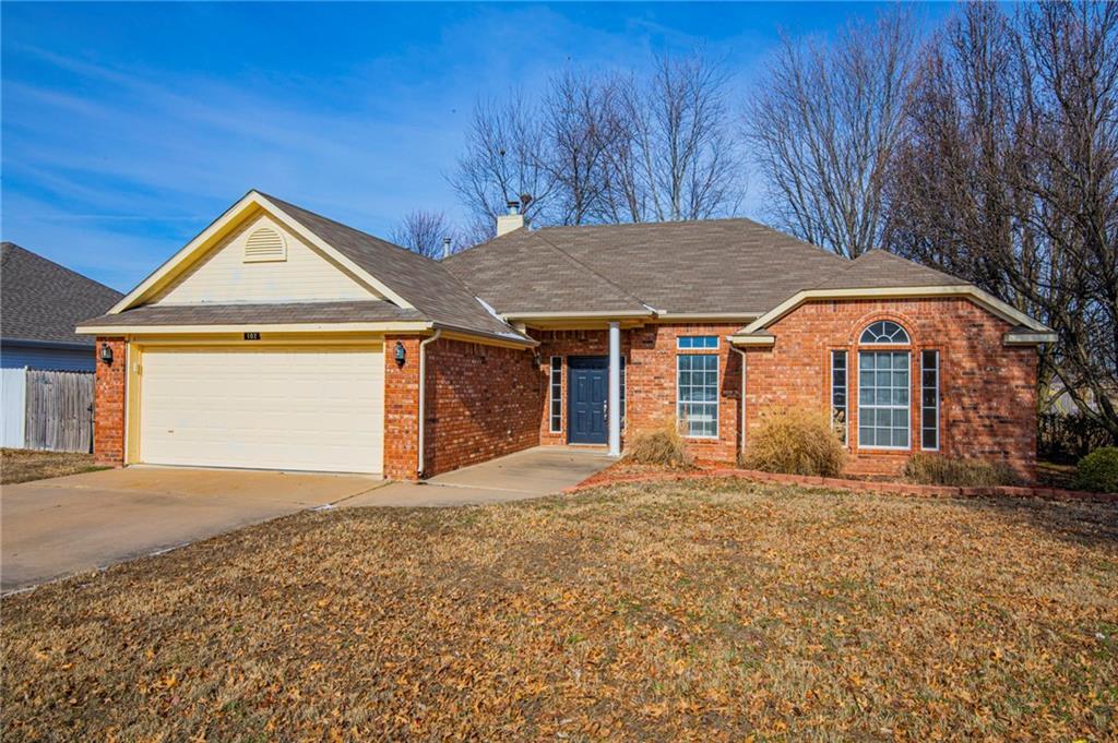 102 Elm St, Centerton, AR 72719 House for Rent in Centerton, AR