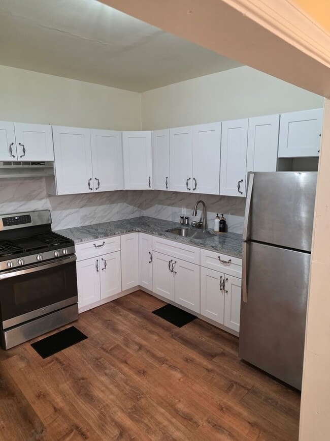 Foto del edificio - 156 W Albanus St