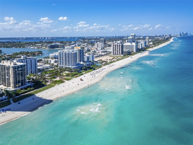 Building Photo - 6515 Collins Ave