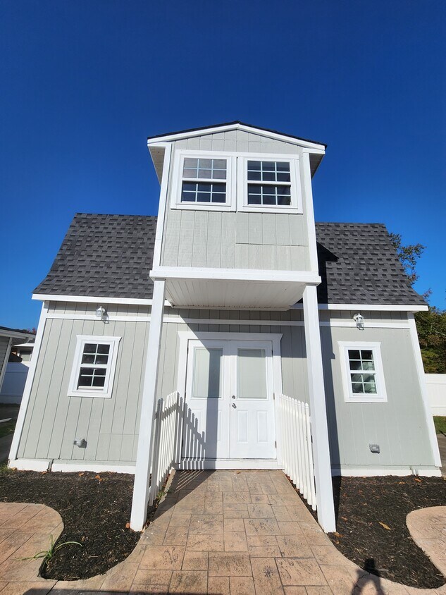 Detached 1bdrm 1bth house - 5532 Forest View Dr