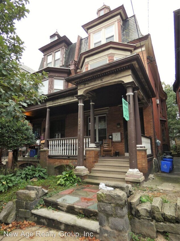 Primary Photo - 4326 Pine St