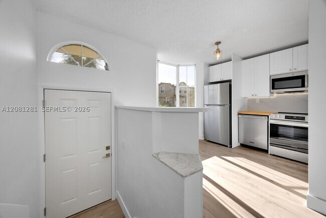 Foto del edificio - 390 NW 86th Ct