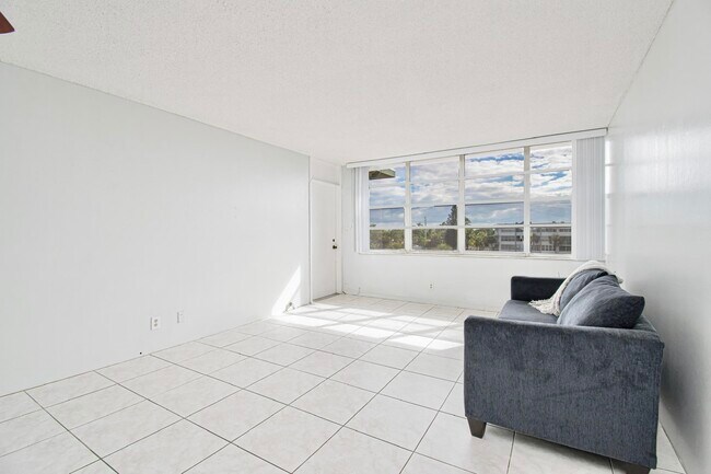 Foto del edificio - 2731 Taft St