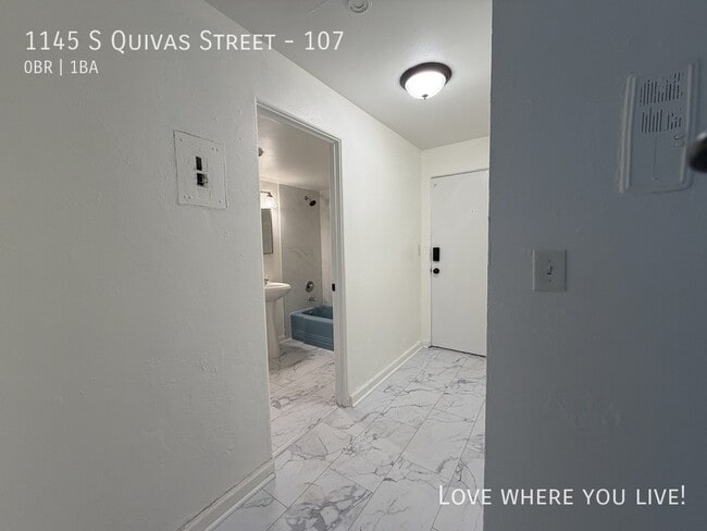 Building Photo - 1145 S Quivas St
