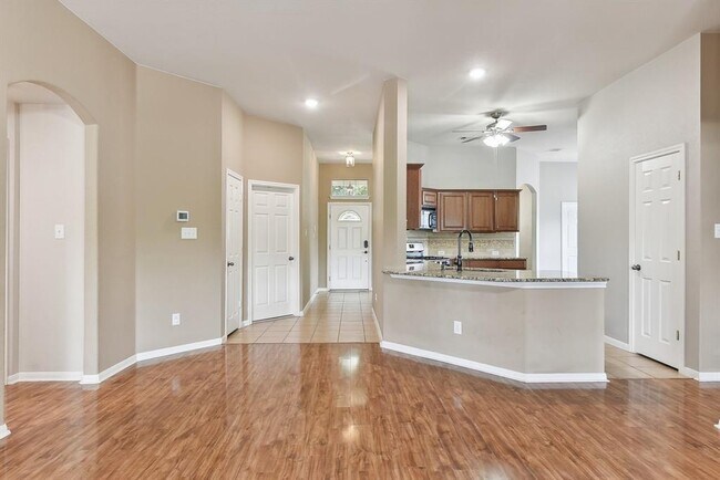 Foto del edificio - 217 Newport Landing Pl