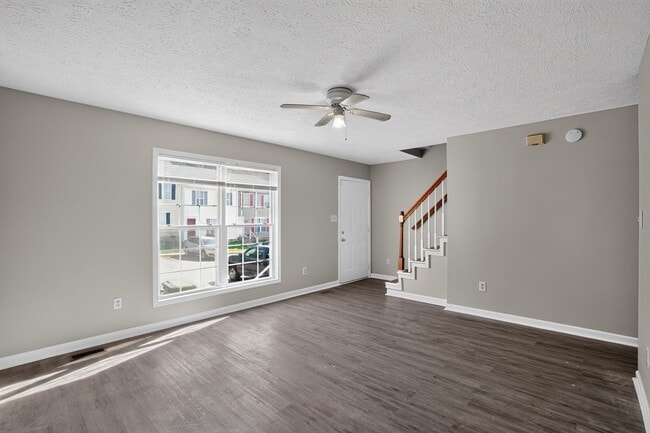 Building Photo - End Unit Townhouse in King George