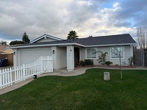 Building Photo - 2396 Del Monte St