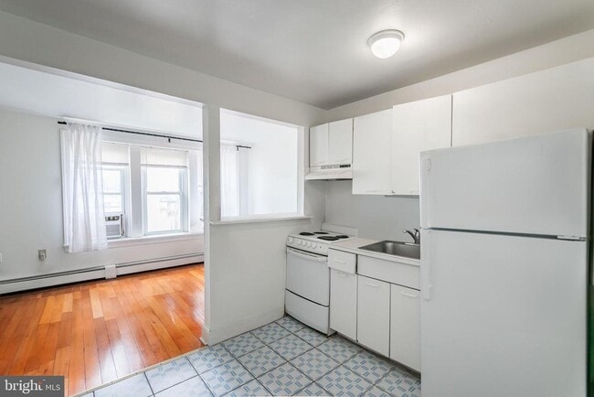 Building Photo - 400 N 32nd St