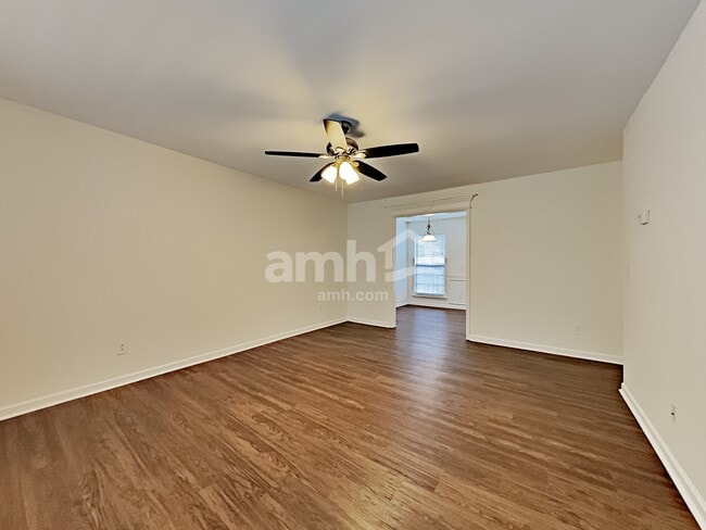 Foto del edificio - 3318 Diamond Ct