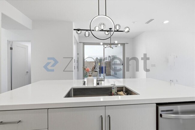 Foto del edificio - 74189 Storke Dr