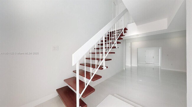 Foto del edificio - 917 SW 135th Ct