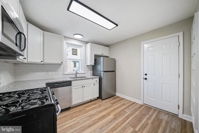 Building Photo - 214 Maryland Ave