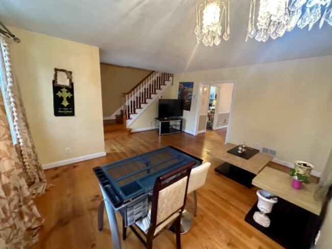 Building Photo - 309 Stratford Rd