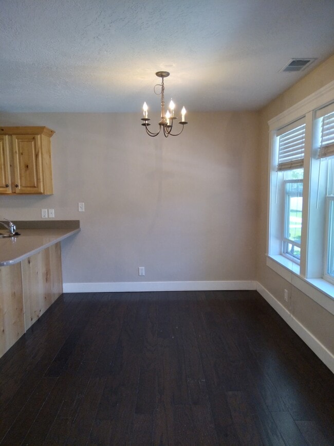 Building Photo - 249 W 1010 S