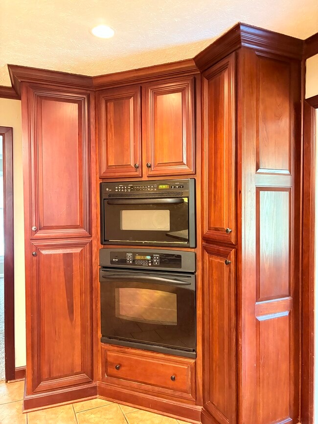 Building Photo - 2729 Utah Dr