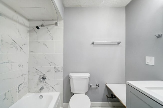 Interior Photo - Cascade Ridge