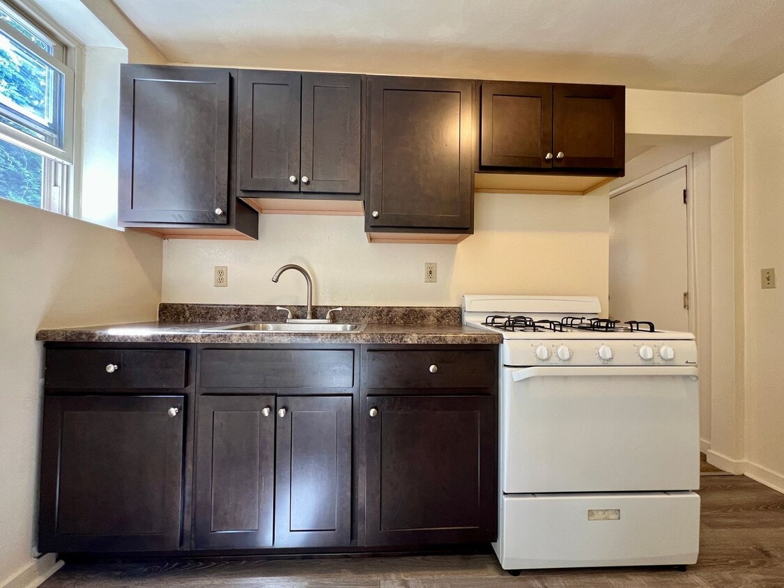 Large 1 BR Apartment in Lovely South Oakla... - Large 1 BR Apartment in Lovely South Oakla...